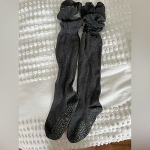 Toesox pilates leg warmer grip socks